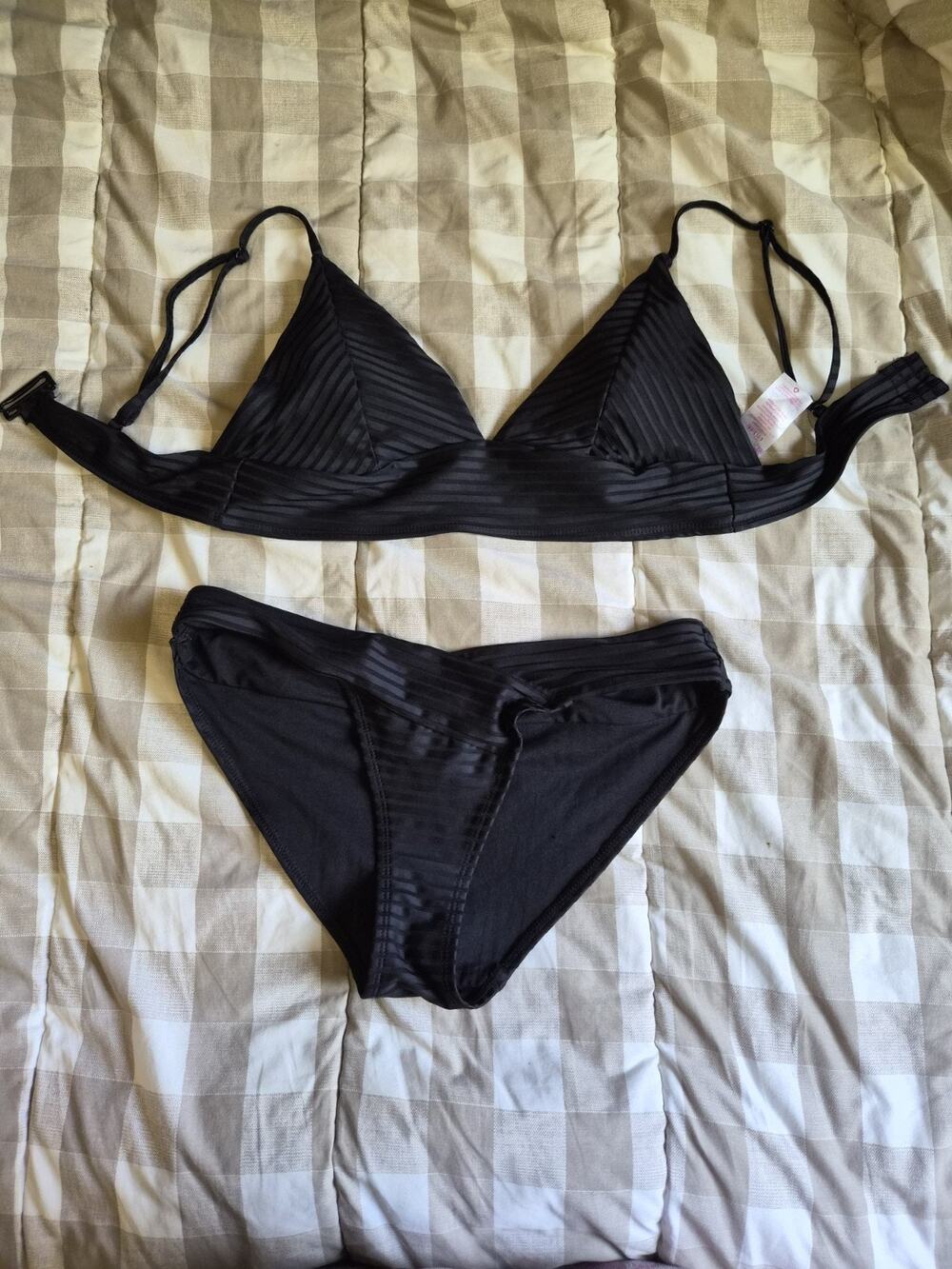 Size L No Boundaries Black Triangle Textured Stripe Bikini Set Adjustable Straps